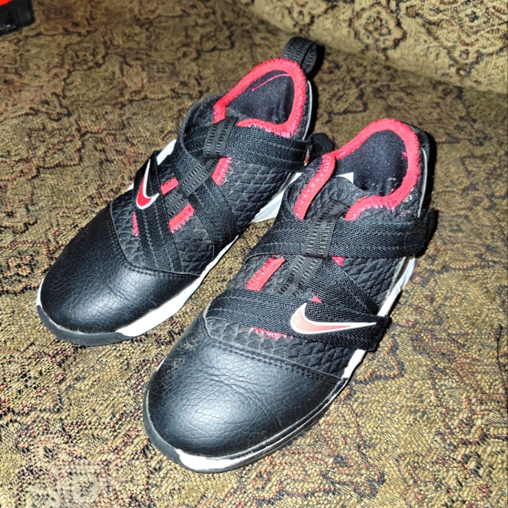 Nike LeBron Soldier